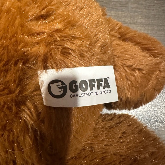 Goffa adorable and soft brown & beige dog with a pink heart on one foot - Picture 7 of 7